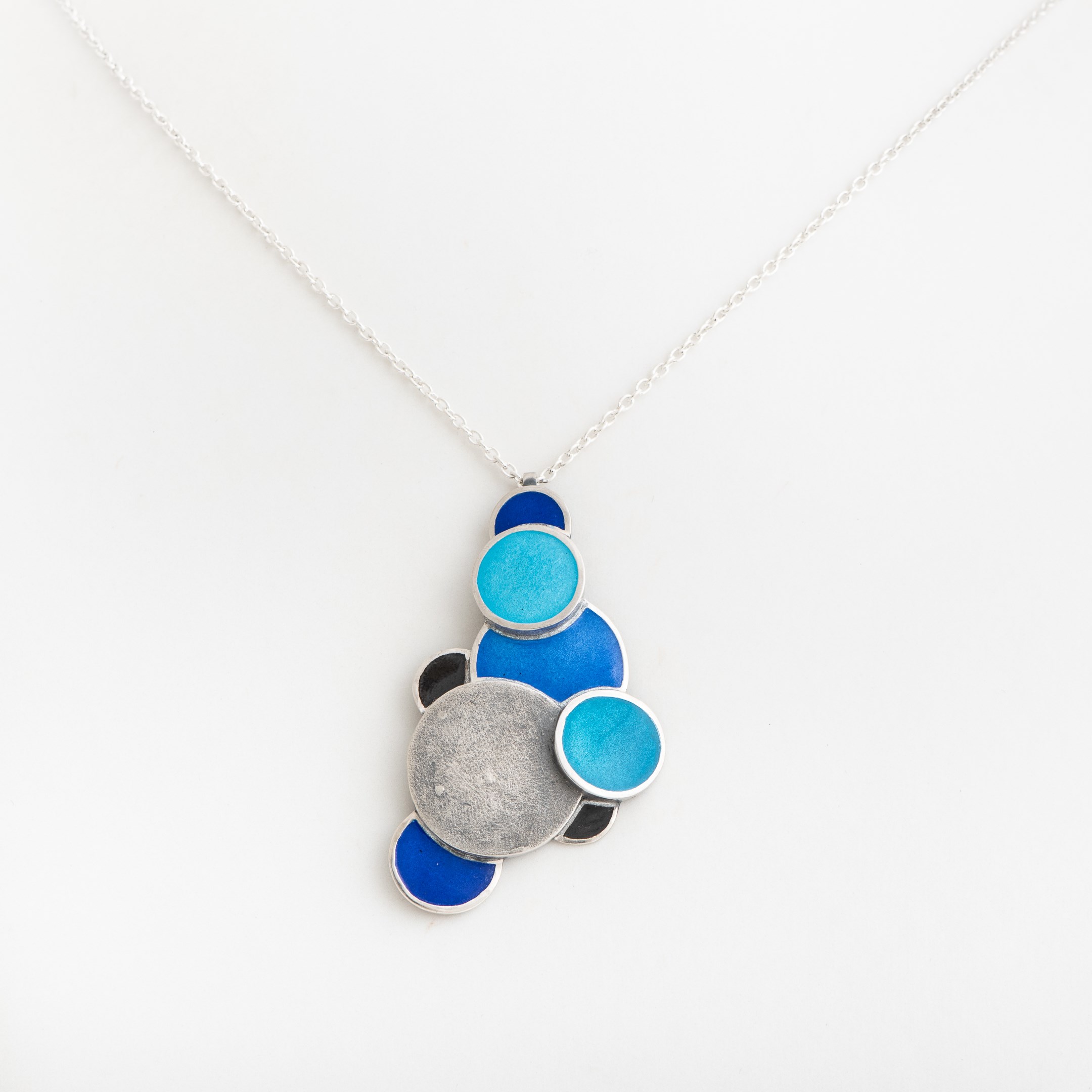 Collier Blue Circles