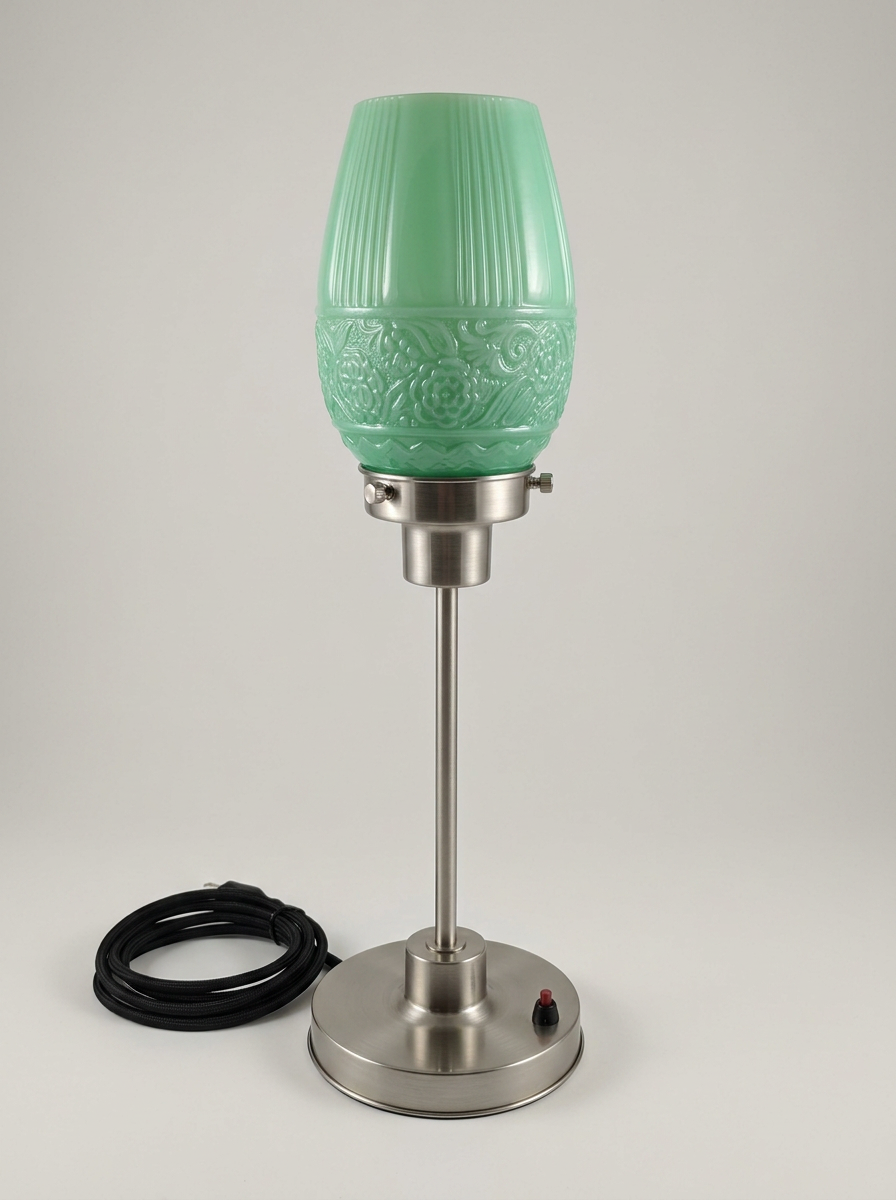 Floweryard Green met tafellamp slank matnikkel