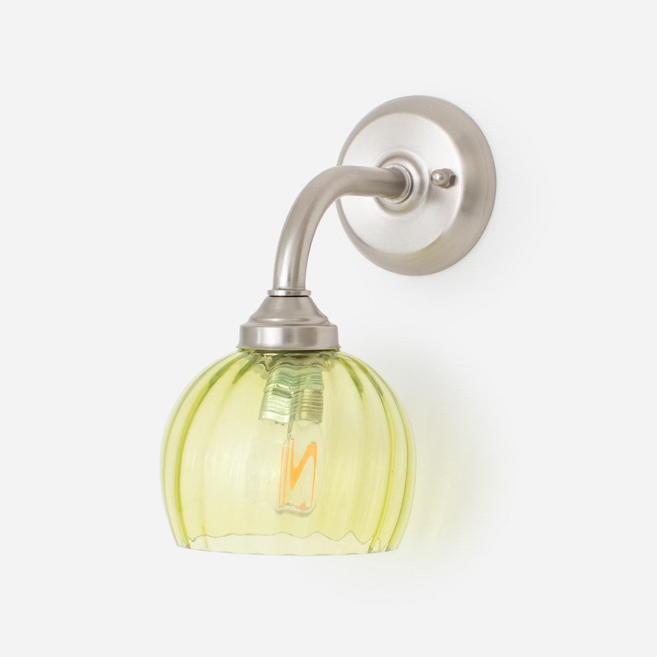 Wandlamp Calabash Anika Green Small Curve Matnikkel