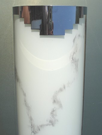 Wandlamp Aruba met roomwit glas en grijze ader in glanzend nikkel
