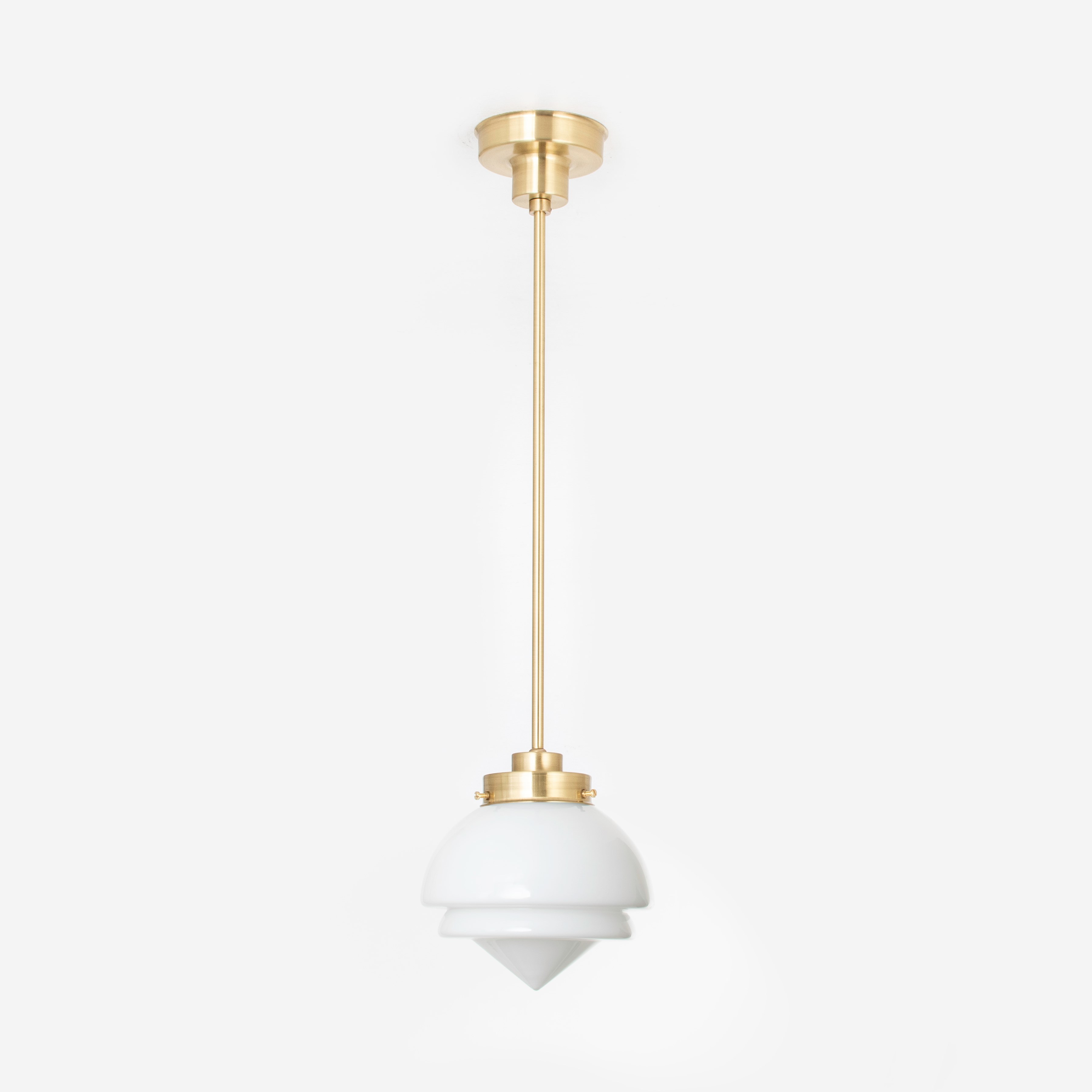 Kleine Art Deco hanglamp met lichte (10 mm.) pendelstang
