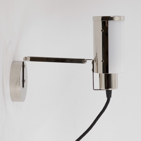 Multifuncionele lamp met snoer, stekker en draaischakelaar. Hier afgebeeld als wandlamp/schilderijlamp/belichtingslamp
